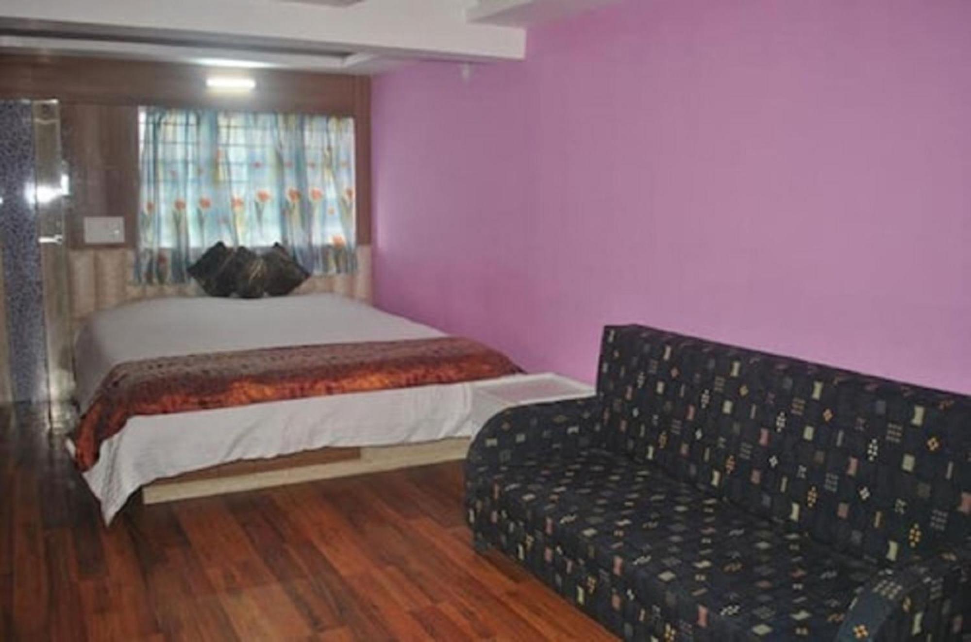 Grg Broadway Mall Road Darjeeling By Royal Collection Hotel Exterior photo